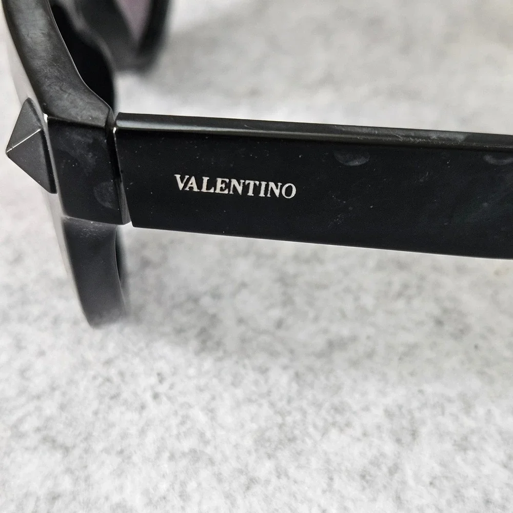 Valentino V712S 001 Black Cat Eye Rockstud Sunglasses Made in Italy 51-19-140
